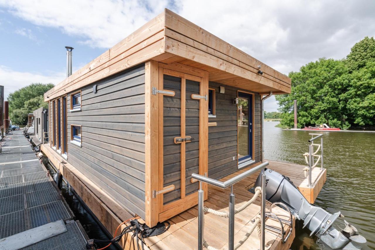 Hausboot Ahoi Hochwertiges Hausboote Mit Grosser Terrasse Und Kamin Hotel Hamburg Exterior photo